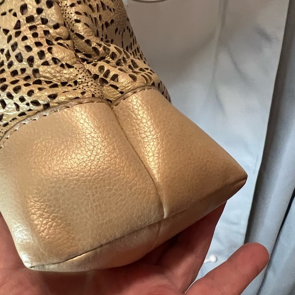 The Sak light gold Shoulder Bag with Intricate Cutout Design - Picture 4 of 10